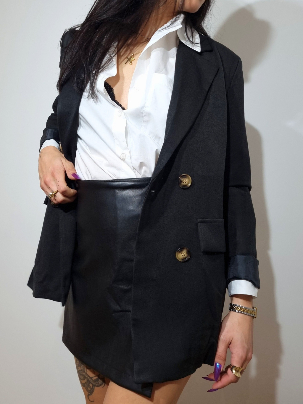Blazer noir chic à double boutonnage Maison Sélène - coupe intemporelle et féminine pour un look élégant