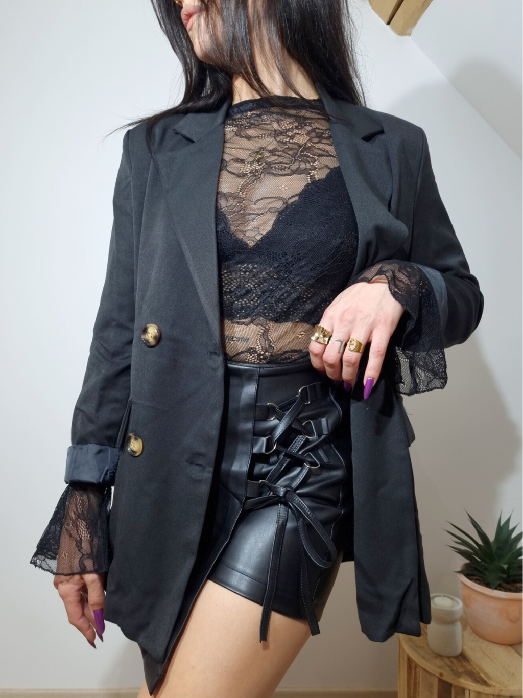 top dentelle femme, haut noir chic, tenue soirée élégante, top à manches longues, Maison Sélène, mode française, intemporel féminin