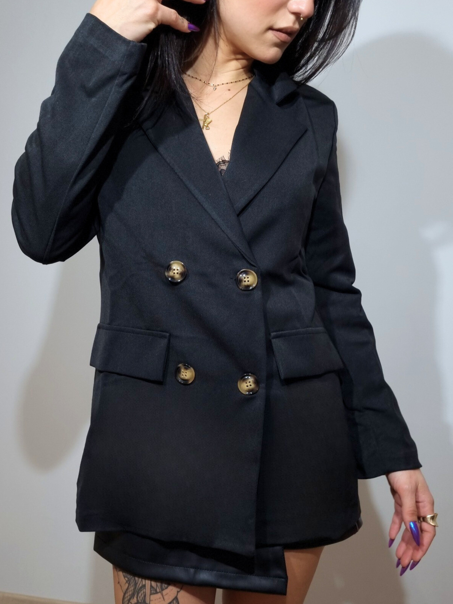 Blazer noir chic à double boutonnage Maison Sélène - coupe intemporelle et féminine pour un look élégant